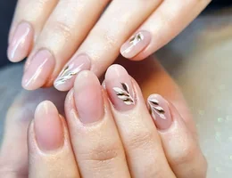 Nails in Bloom