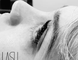 LASH Artist • Eyelash Extensions