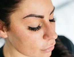 Lash & Brow Clinics / Academy