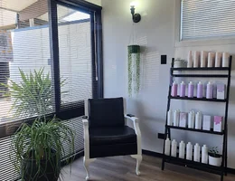 D'LUXX HAIR STUDIO