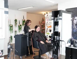 Off The Fringe Organic Hair Studio