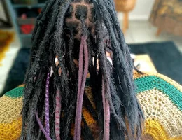 Queens Dreadlocks and Cuts ️