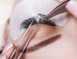 Lash Therapy (Eyelash Lift & Tint)