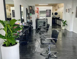 Queen hair & beauty salon