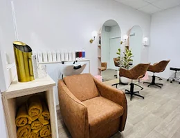 Goldie The Salon