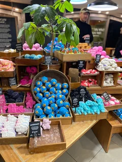 Photo LUSH Cosmetics Old Bank